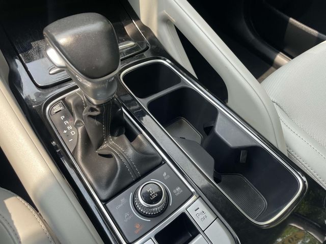 Vehicle image 27 of 35