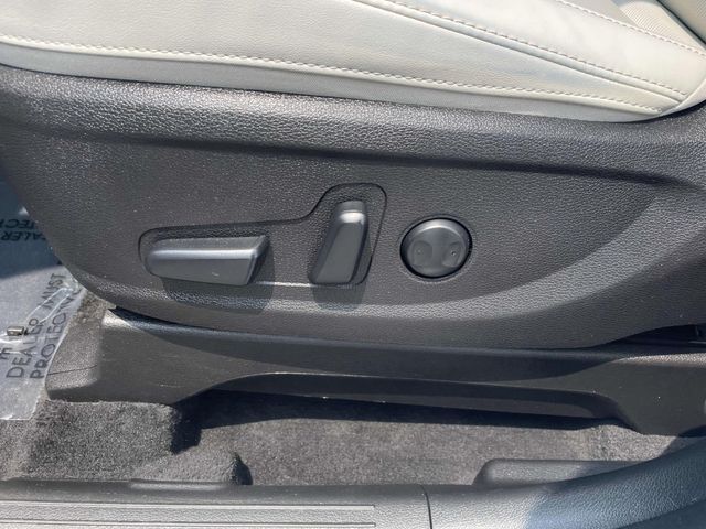Vehicle image 19 of 35