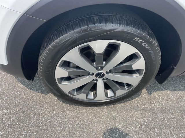Vehicle image 12 of 35