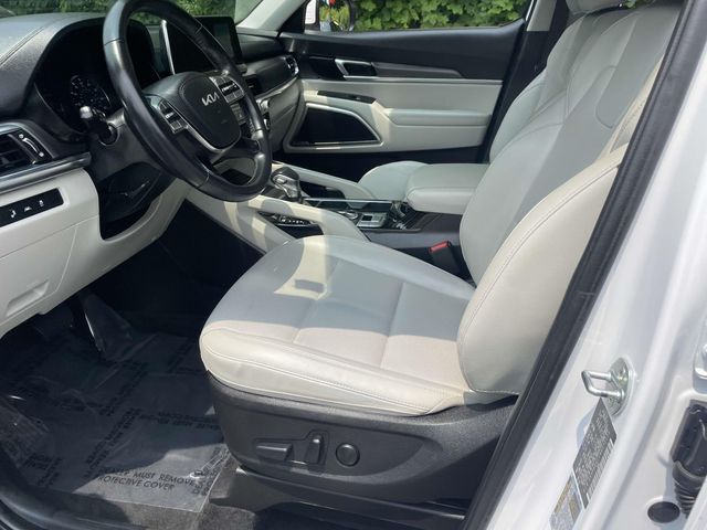 Vehicle image 18 of 35