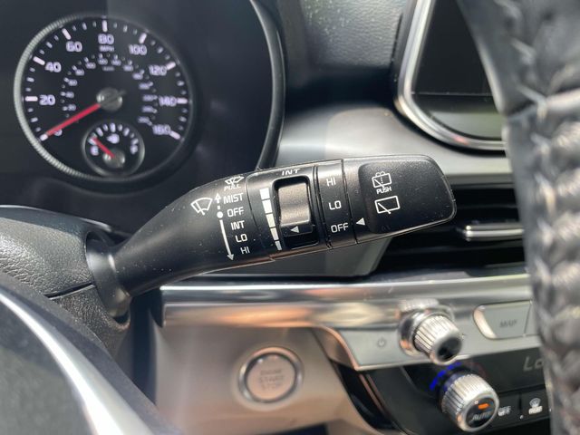 Vehicle image 33 of 35