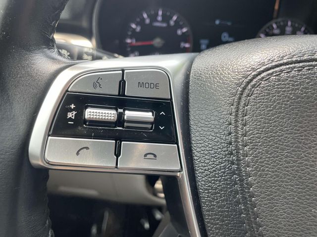 Vehicle image 32 of 35