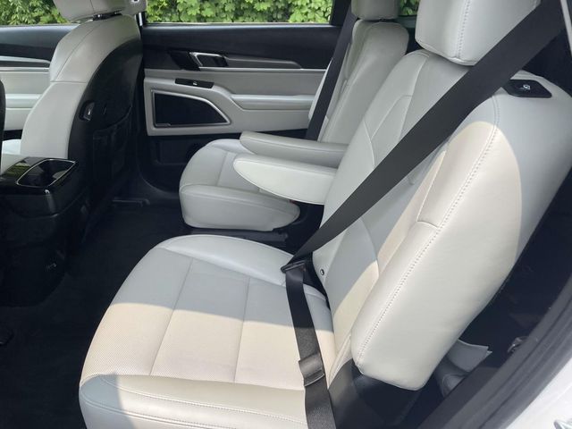 Vehicle image 15 of 35