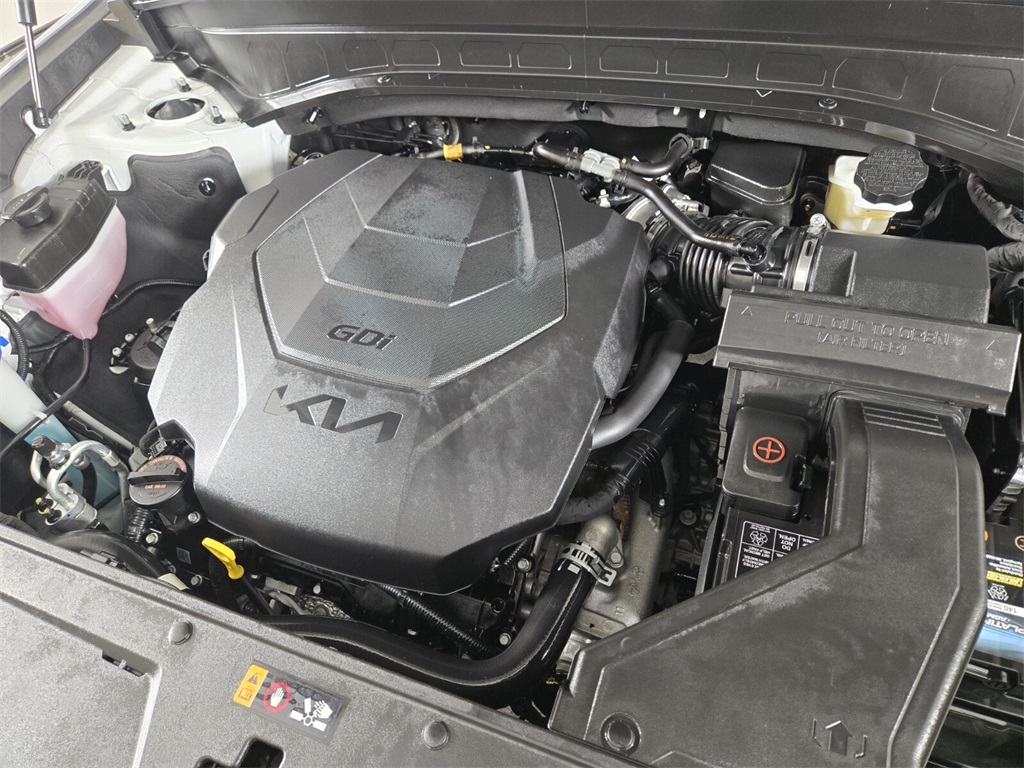 Vehicle image 23 of 33