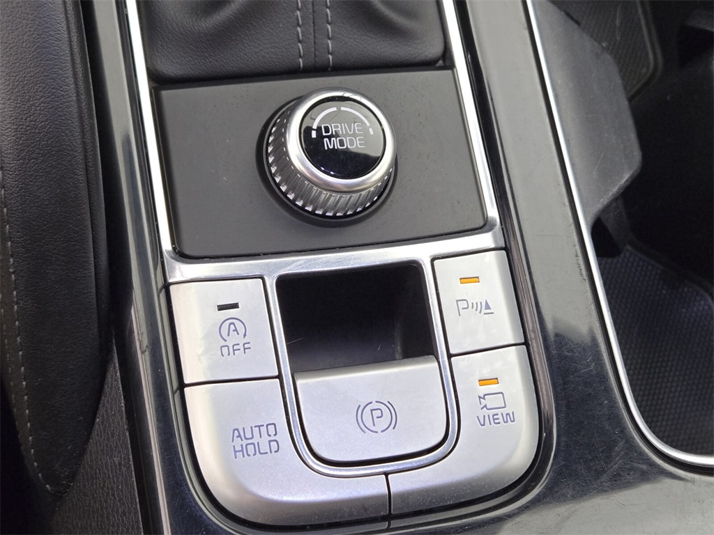 Vehicle image 32 of 33