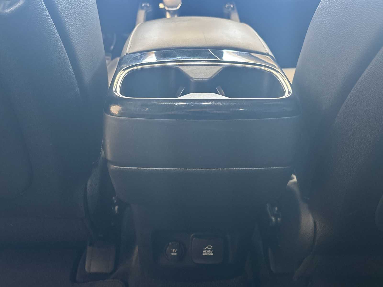 Vehicle image 21 of 35