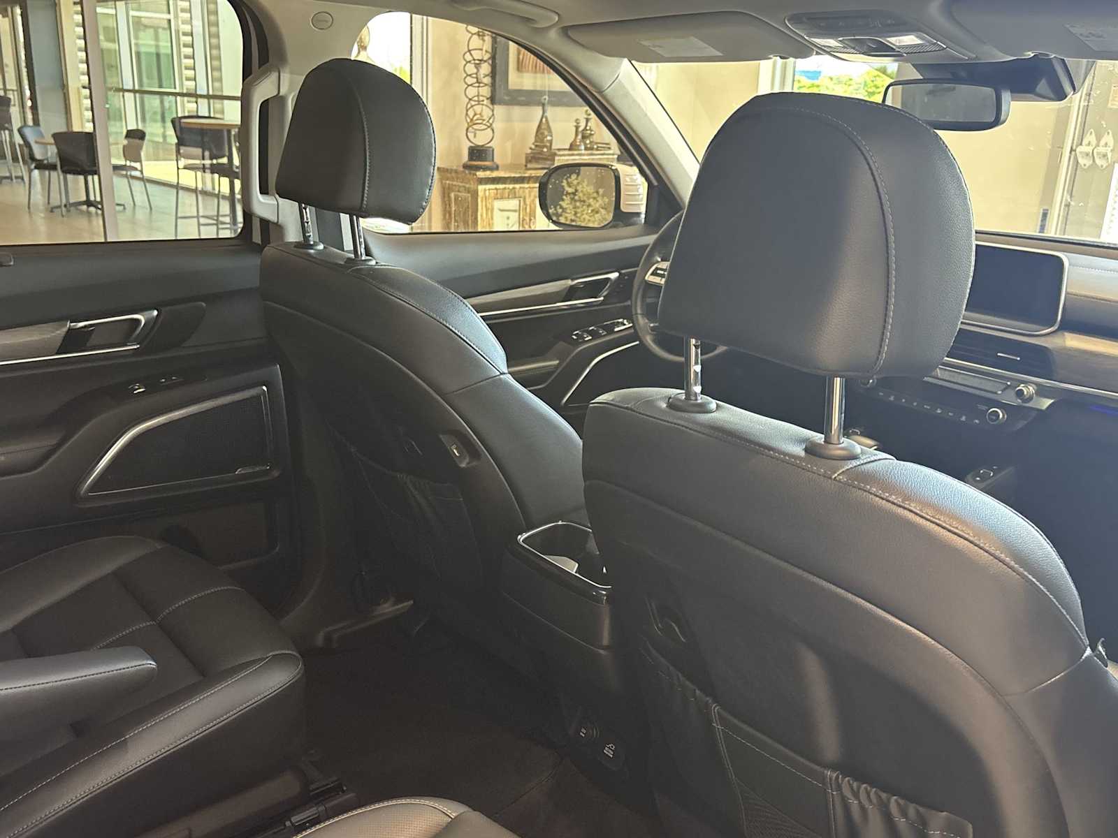 Vehicle image 27 of 35