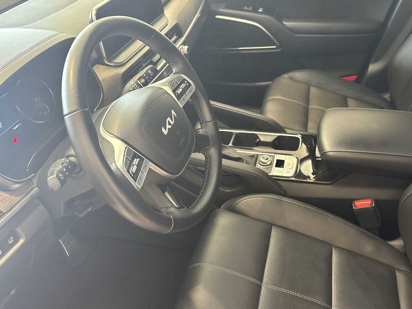 Vehicle image 20 of 35