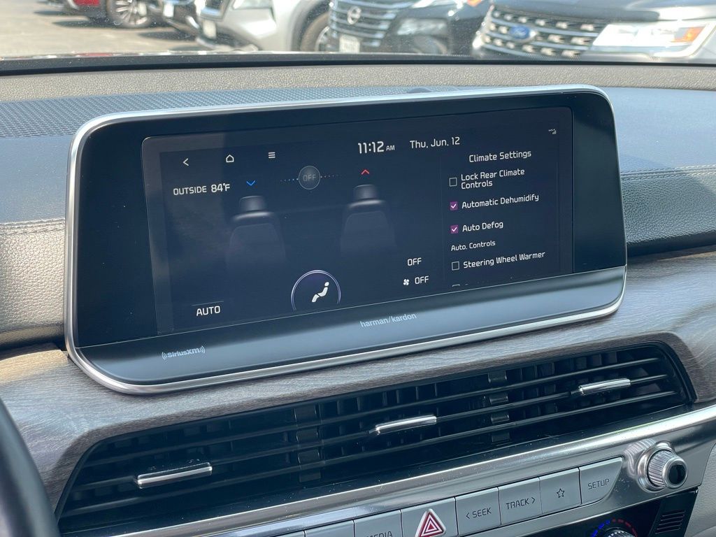 Vehicle image 21 of 33