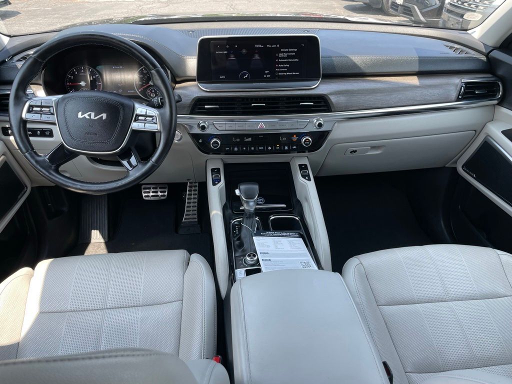 Vehicle image 12 of 33