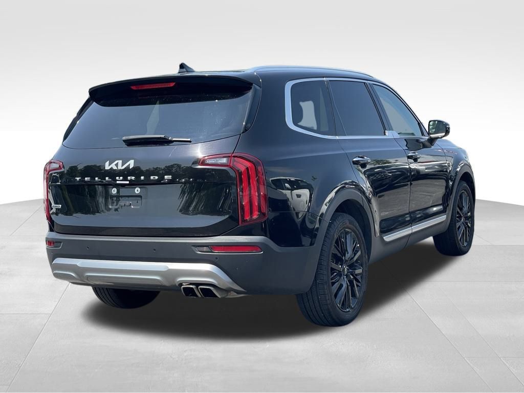 Vehicle image 4 of 33
