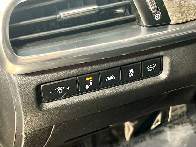 Vehicle image 10 of 38