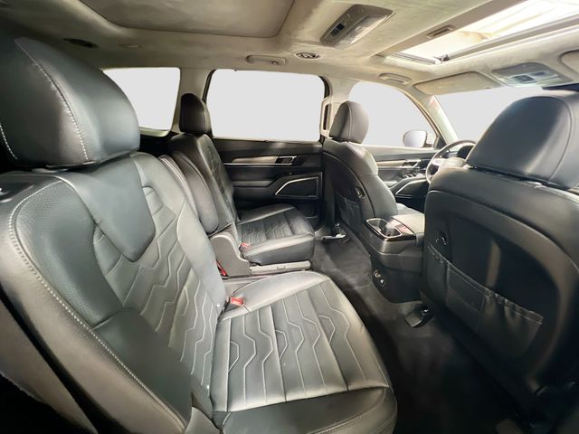 Vehicle image 31 of 38