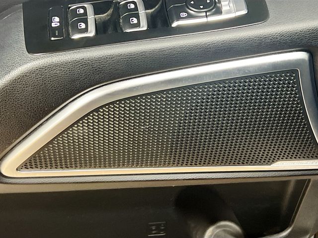 Vehicle image 19 of 38