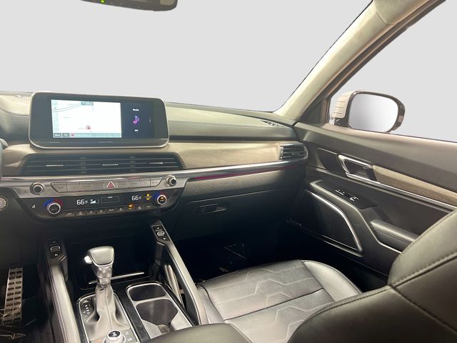 Vehicle image 25 of 38