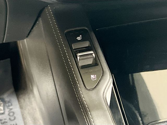 Vehicle image 21 of 38