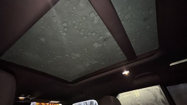 2022 Land Rover Defender X-Dynamic SE Image 27 of 37