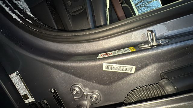 2022 Land Rover Defender X-Dynamic SE Image 29 of 37