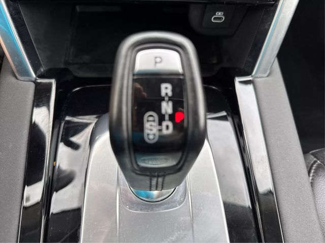 Vehicle image 26 of 28