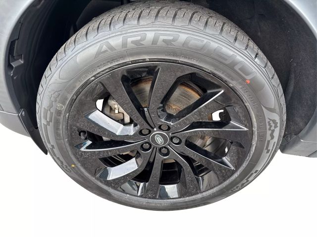 Vehicle image 16 of 28