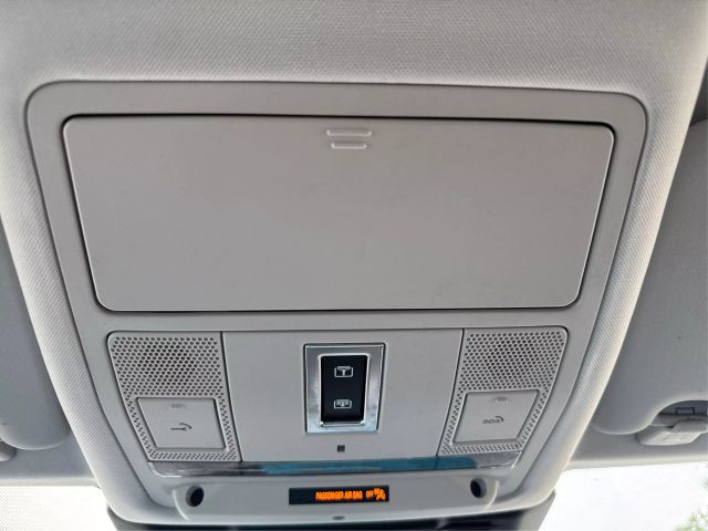 Vehicle image 27 of 28