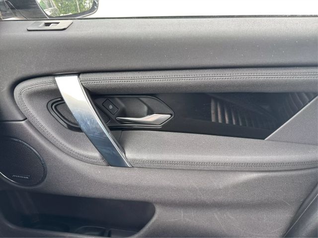 Vehicle image 15 of 28
