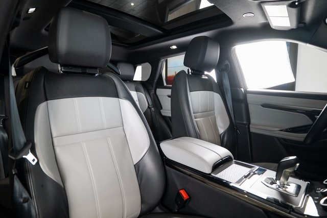 2022 Land Rover Range Rover Evoque R-Dynamic SE Image 9 of 33