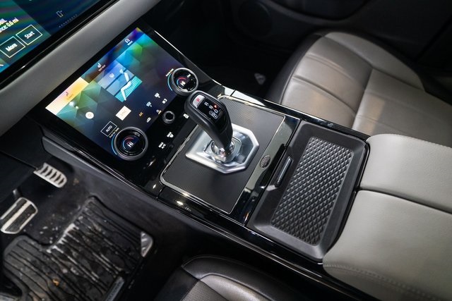 2022 Land Rover Range Rover Evoque R-Dynamic SE Image 21 of 33
