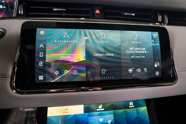 2022 Land Rover Range Rover Evoque R-Dynamic SE Image 18 of 33