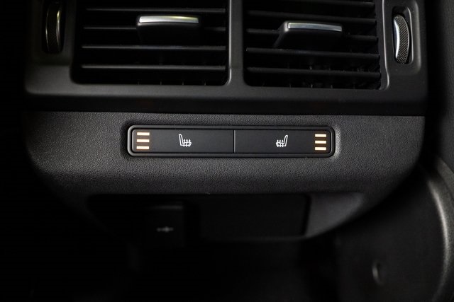 2022 Land Rover Range Rover Evoque R-Dynamic SE Image 25 of 33