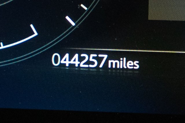 2022 Land Rover Range Rover Evoque R-Dynamic SE Image 17 of 33