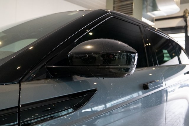 2022 Land Rover Range Rover Evoque R-Dynamic SE Image 24 of 33