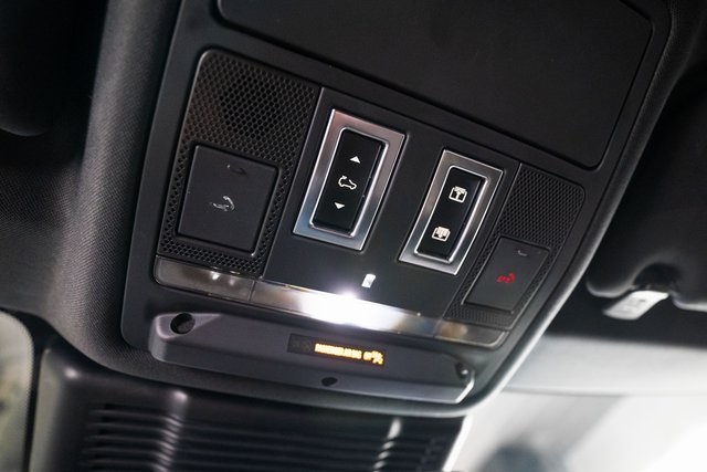 2022 Land Rover Range Rover Evoque R-Dynamic SE Image 32 of 33