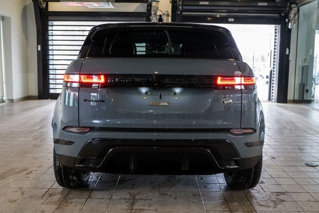 2022 Land Rover Range Rover Evoque R-Dynamic SE Image 5 of 33
