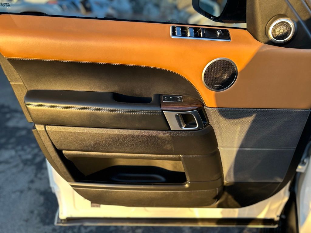 2022 Land Rover Range Rover Sport HSE Dynamic Image 22 of 29