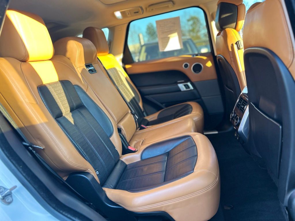 2022 Land Rover Range Rover Sport HSE Dynamic Image 10 of 29