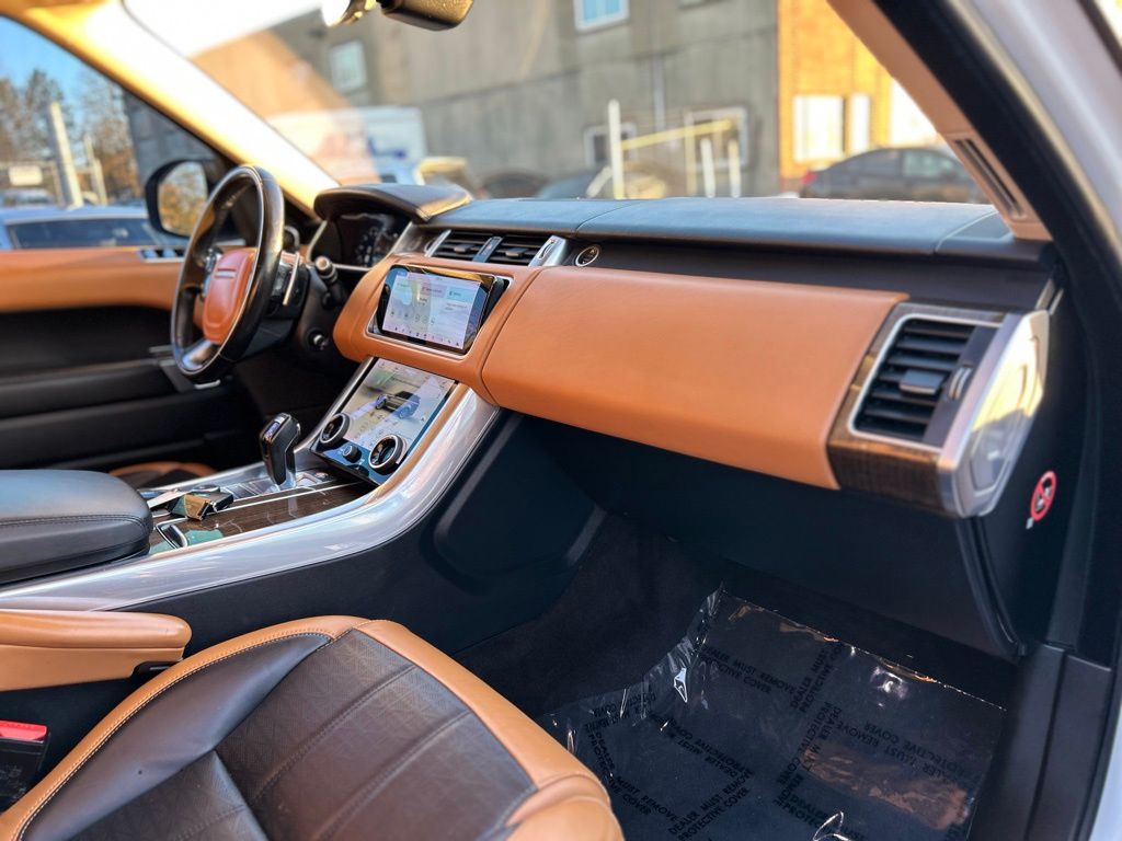 2022 Land Rover Range Rover Sport HSE Dynamic Image 18 of 29