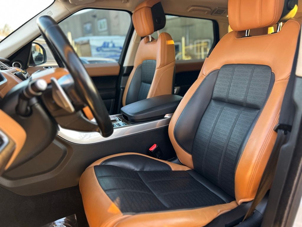 2022 Land Rover Range Rover Sport HSE Dynamic Image 8 of 29