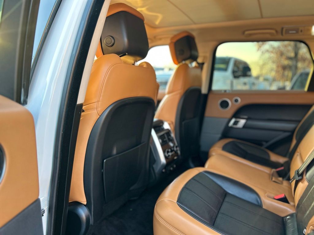 2022 Land Rover Range Rover Sport HSE Dynamic Image 11 of 29