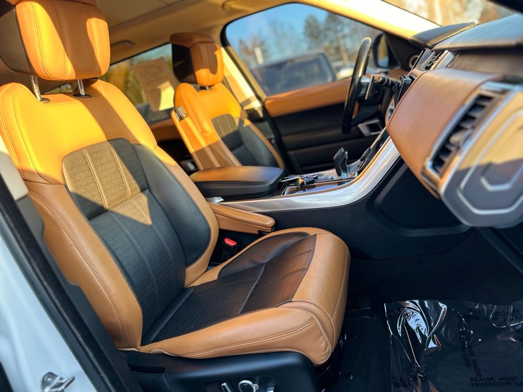 2022 Land Rover Range Rover Sport HSE Dynamic Image 13 of 29