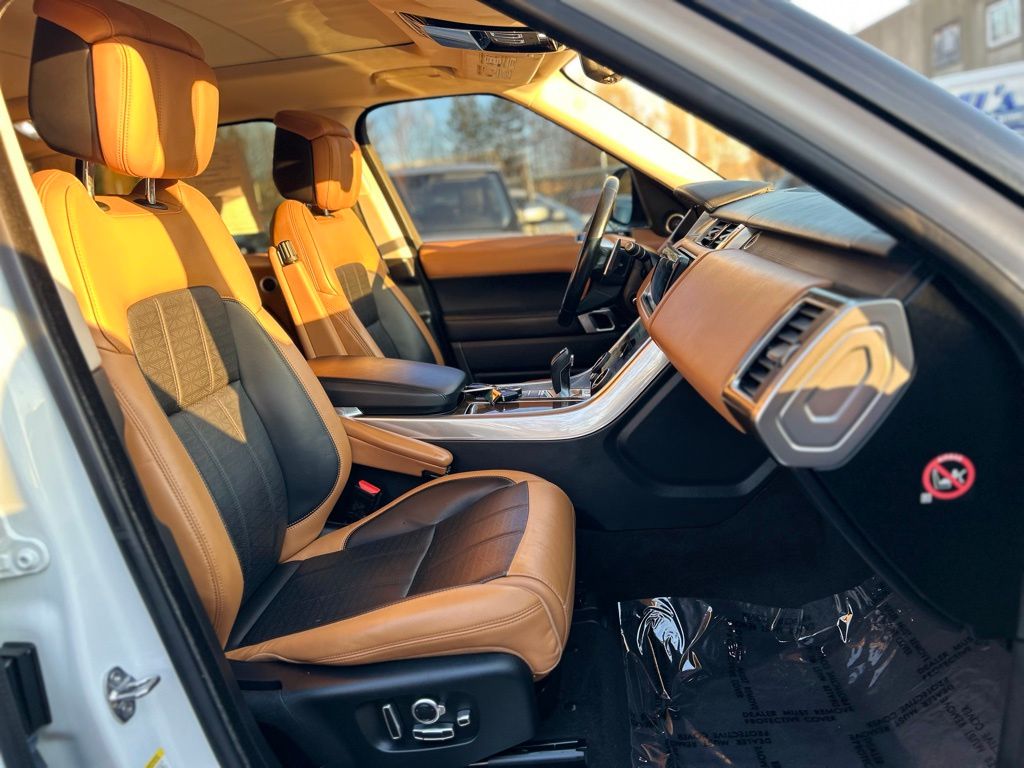 2022 Land Rover Range Rover Sport HSE Dynamic Image 15 of 29