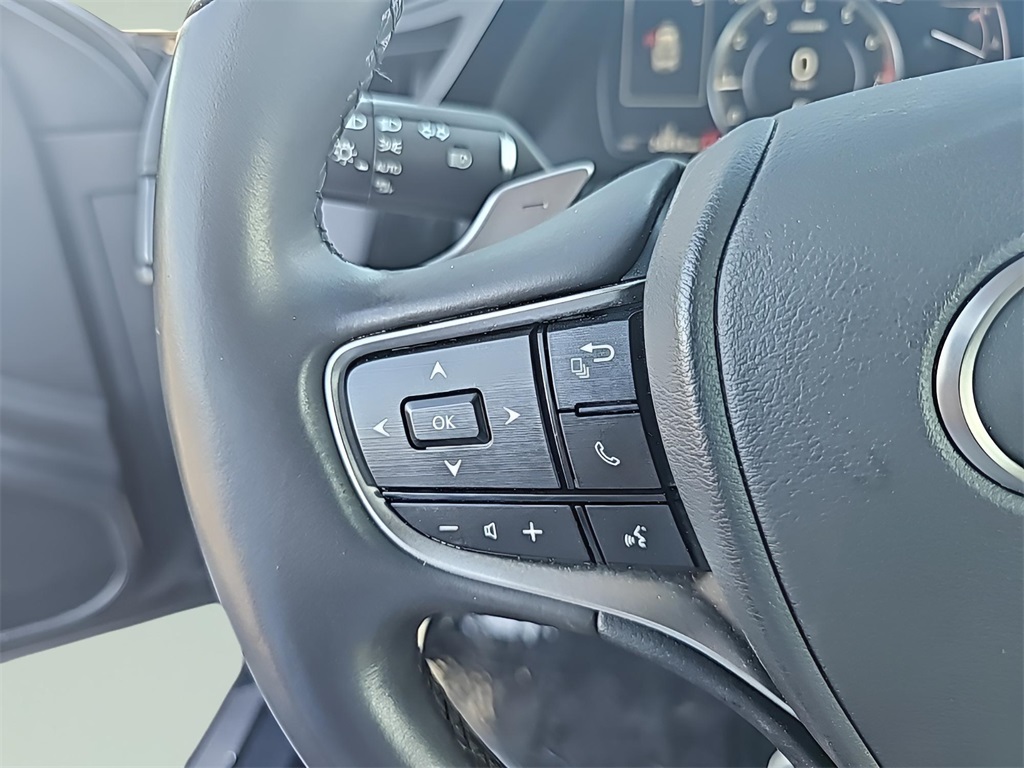 2022 Lexus ES 350 Image 32 of 38