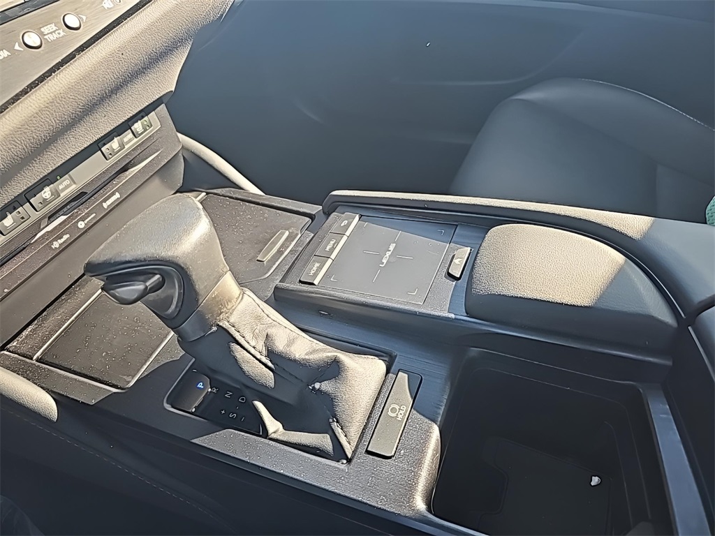 2022 Lexus ES 350 Image 21 of 38