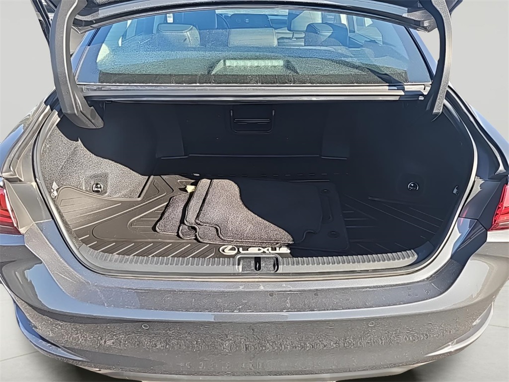 2022 Lexus ES 350 Image 9 of 38