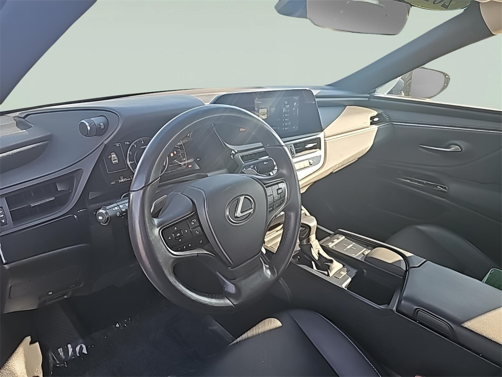 2022 Lexus ES 350 Image 13 of 38