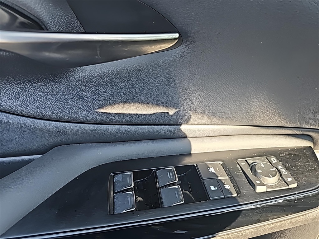 2022 Lexus ES 350 Image 30 of 38