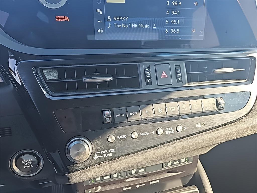 2022 Lexus ES 350 Image 19 of 38