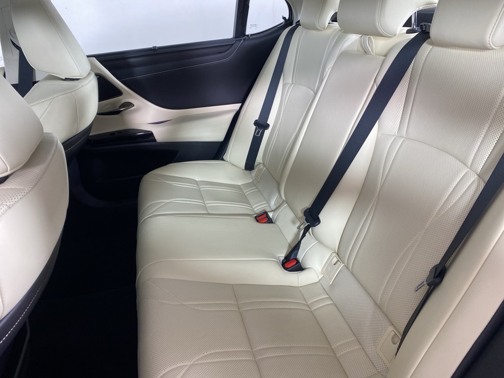 2022 Lexus ES 350 Ultra Luxury Image 12 of 35