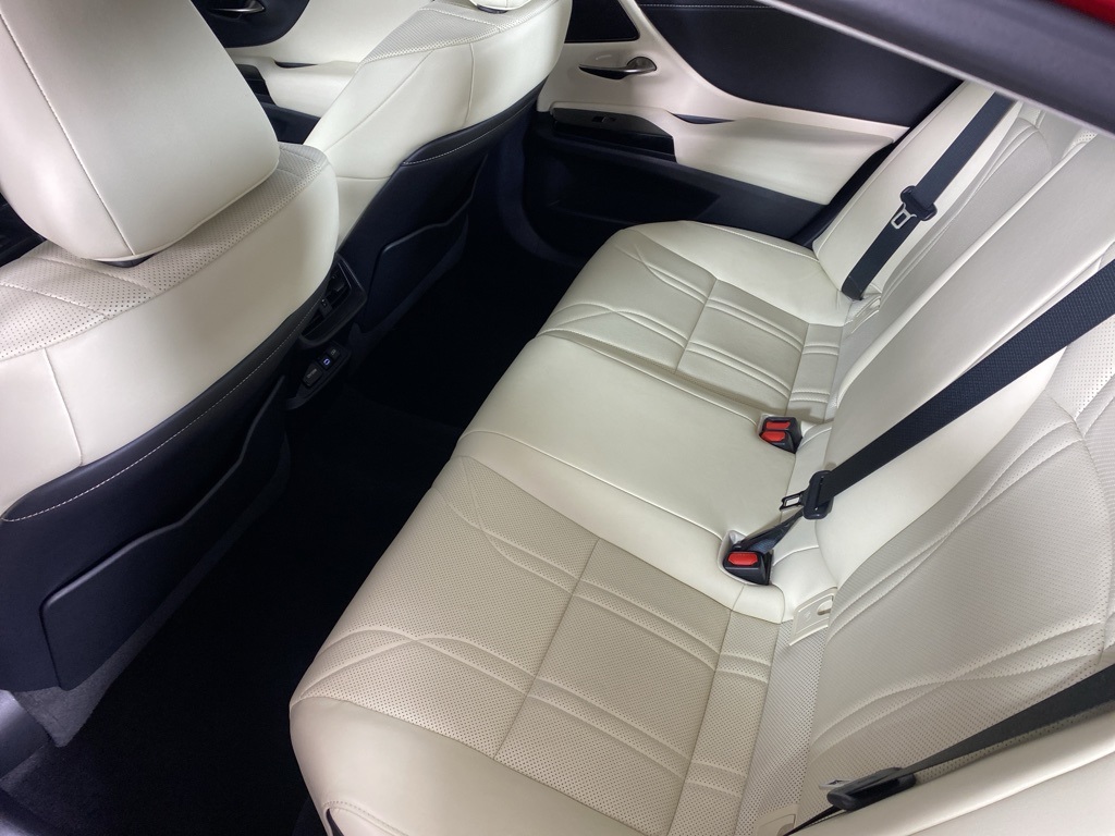 2022 Lexus ES 350 Ultra Luxury Image 14 of 35