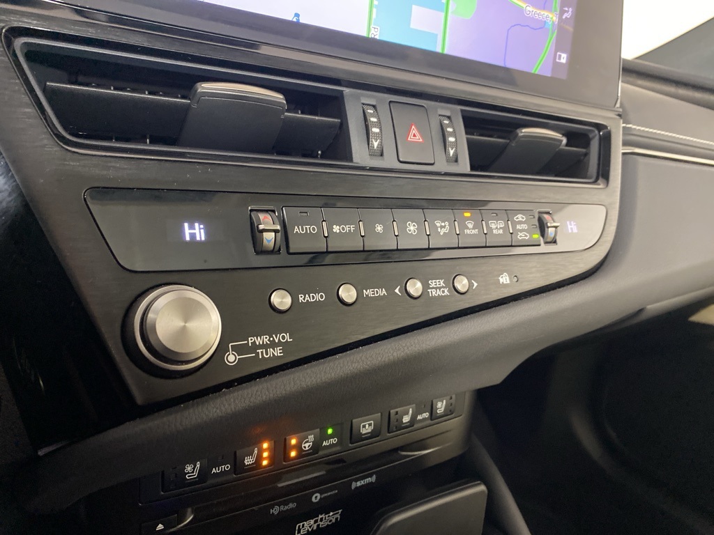 2022 Lexus ES 350 Ultra Luxury Image 22 of 35